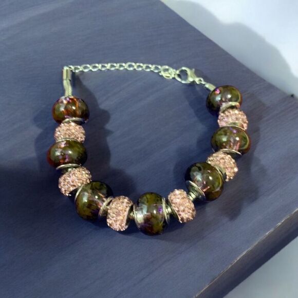 Jewelry - Silver purple beaded bracelet